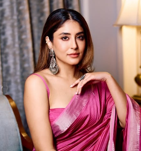 Designers Transform Mumbai Apartment for Couple's Celebration