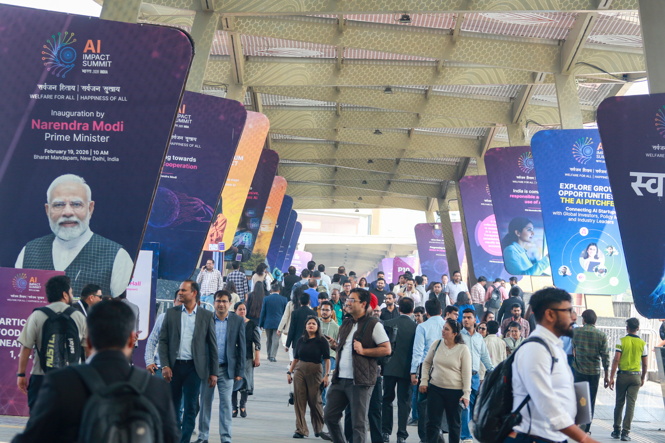 Transformative AI for Healthcare: A Framework for Trust and Innovation.webp