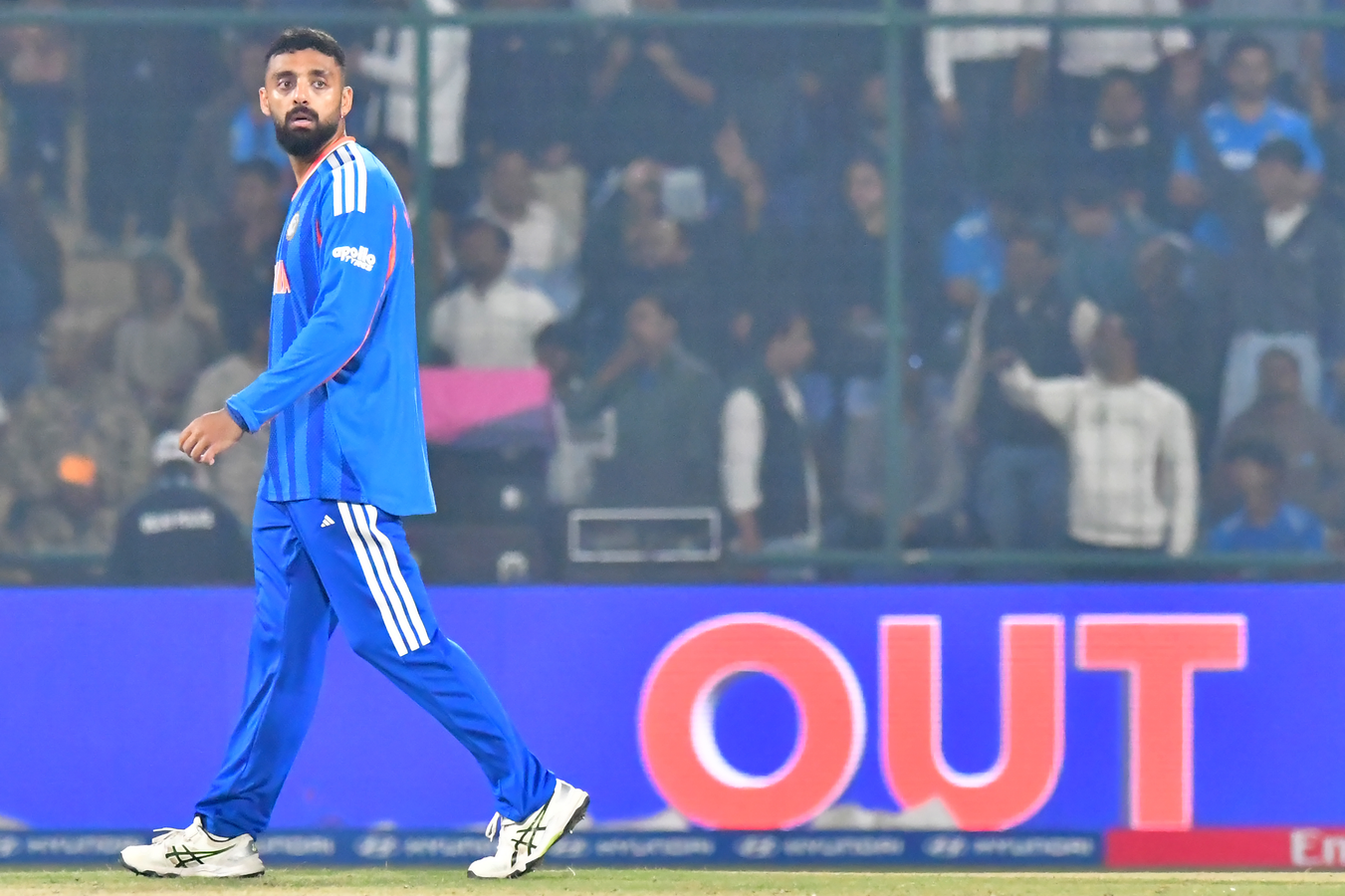 Expert Analysis: Pujara Identifies Brook's Weakness Against Chakravarthy.webp