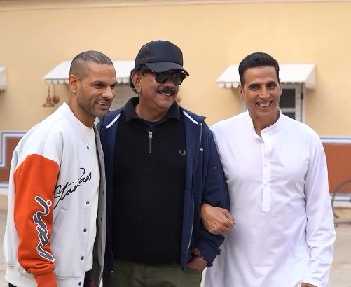 Cricket Moment on 'Bhoot Bangla' Set: Akshay Kumar Faces Shikhar Dhawan