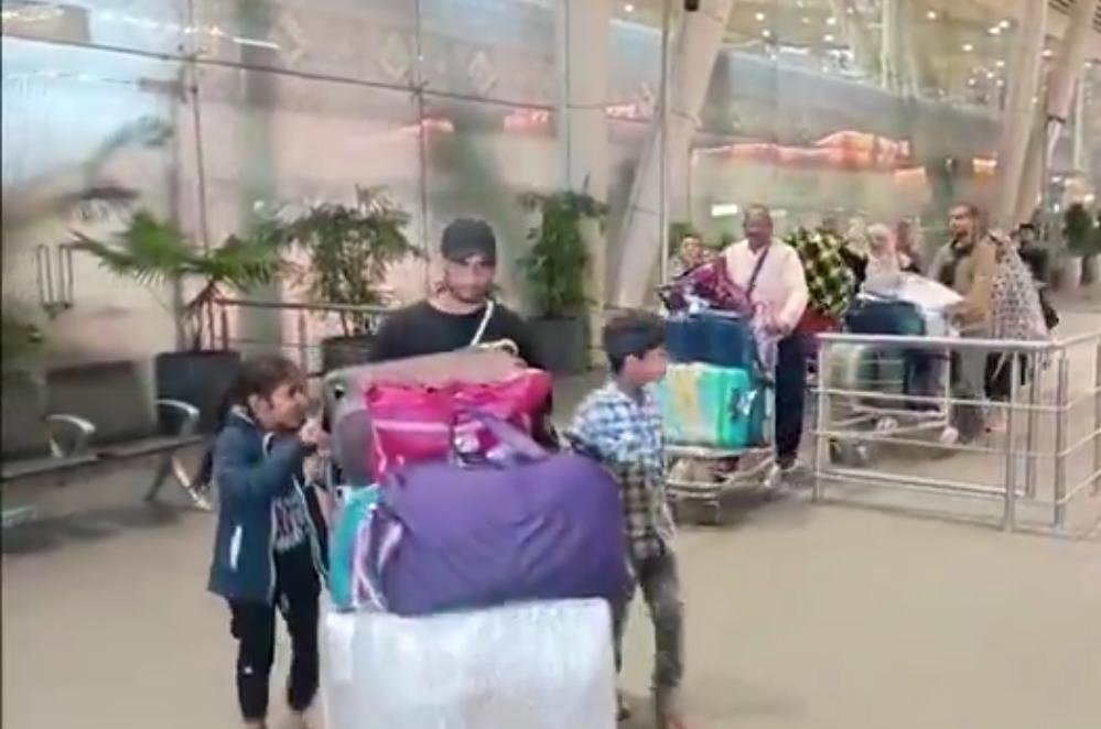 Gujarat Passengers Arrive in Ahmedabad Amid Airspace Disruptions.webp Gujarat Passengers Arrive in Ahmedabad Amid Airspace Disruptions.webp