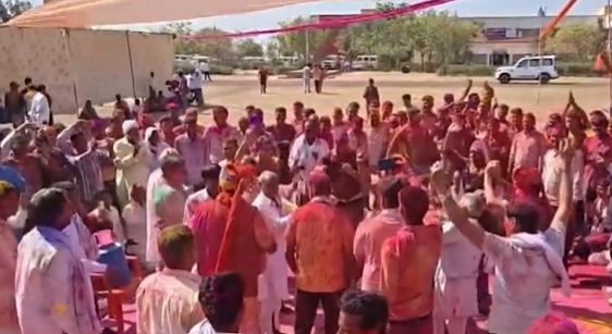 Holi Traditions and Unity: Police Personnel Join in Festive Celebrations.webp