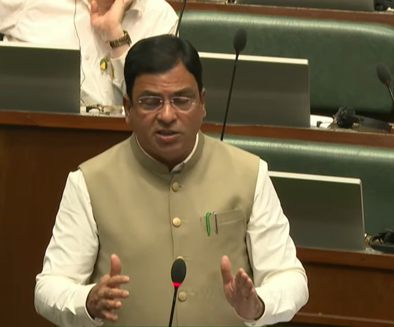 State Economic Survey Highlights Growth and Increasing Debt in Maharashtra