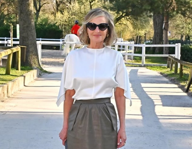 Helen Hunt’s Stylish Outing at Fashion Event.webp