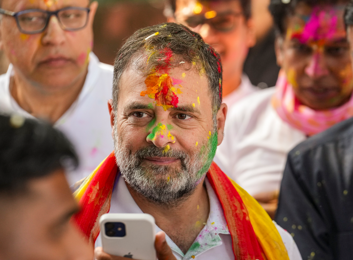 Gandhi and Narayana Guru: A Centenary Reflection on Violence and Understanding.webp