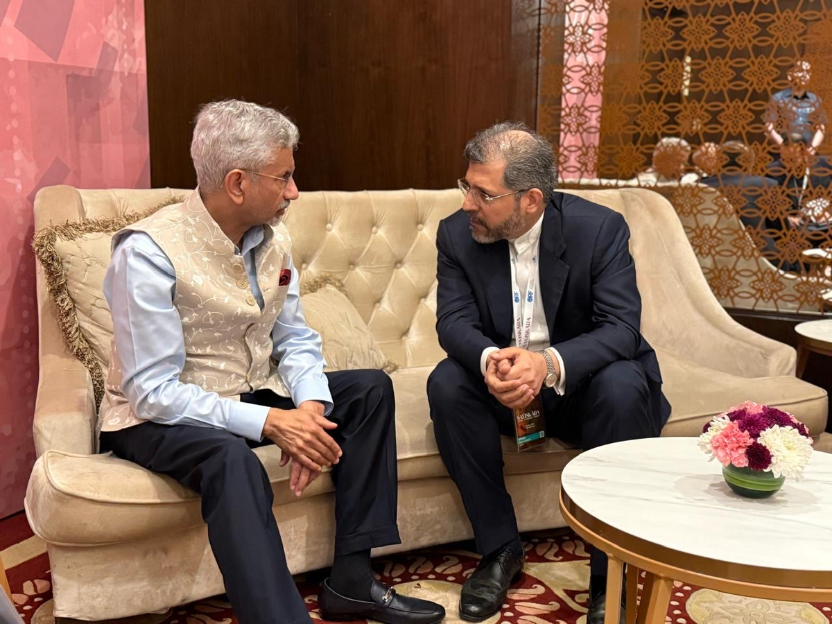 India's Jaishankar Discusses Regional Tensions with Iranian Counterpart.webp