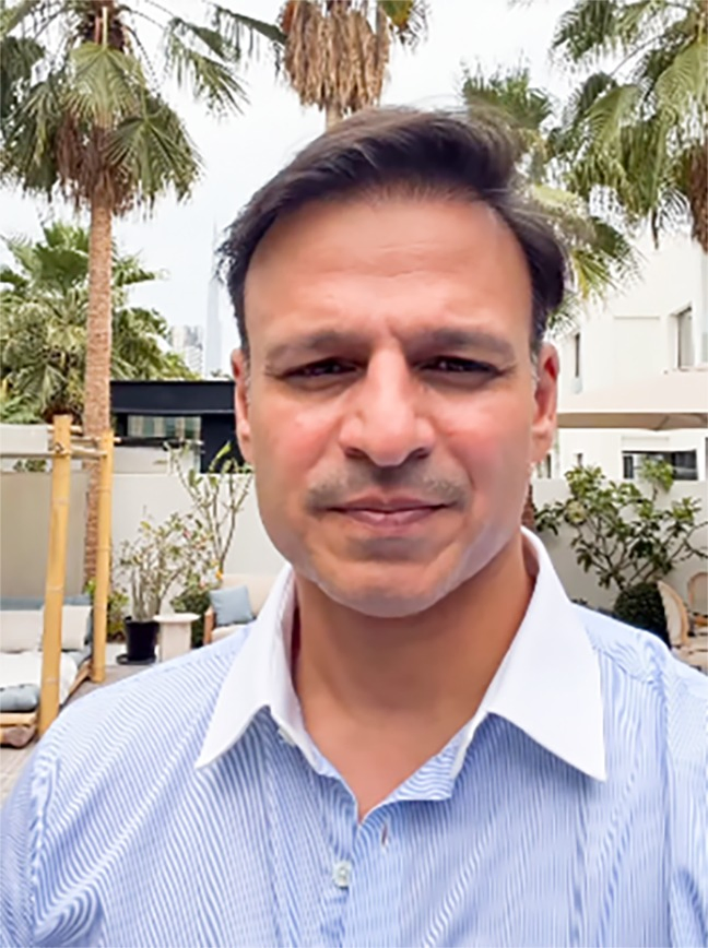 Vivek Oberoi Returns to Dubai, Expresses Gratitude to UAE Leadership.webp