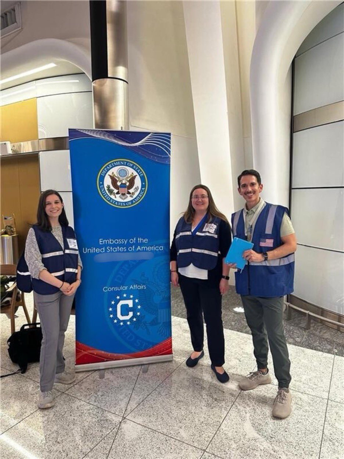 American Citizens Depart Middle East as Security Concerns Persist.webp