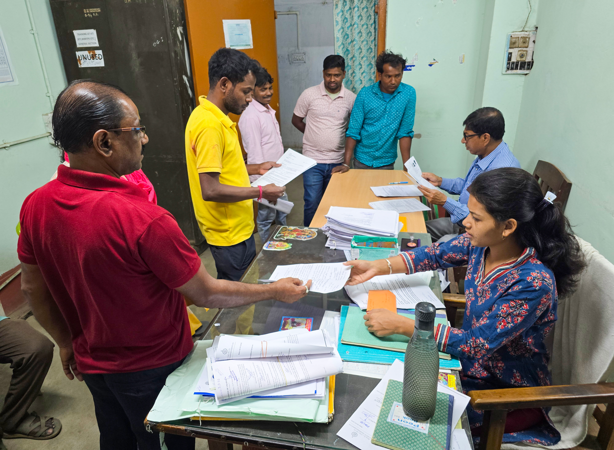 ECI Reviewing Judicial Process and Poll Preparedness in Bengal.webp