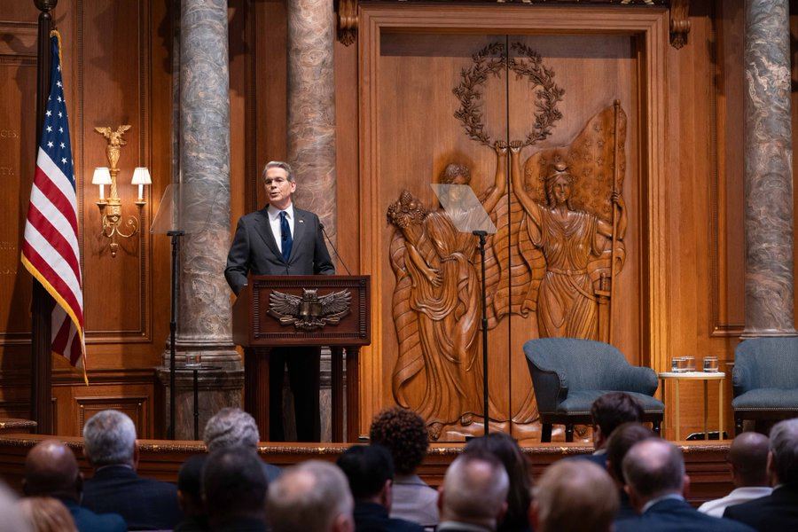 Treasury Secretary Explores Options to Stabilize Oil Supply Amidst Conflict.webp