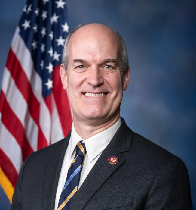 Congressional Hearing Scrutinizes US-Pakistan Real Estate Agreement.webp