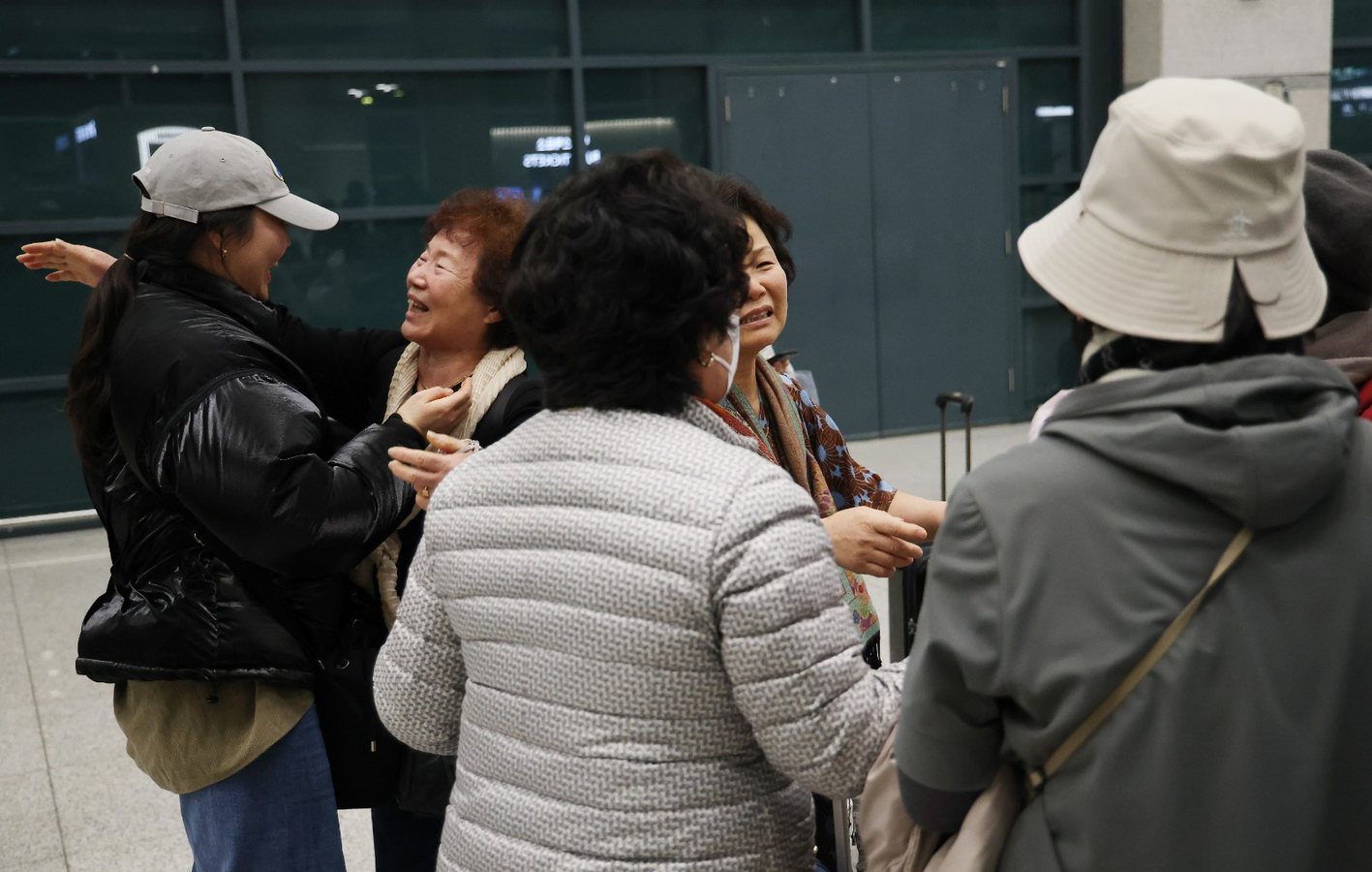 Hundreds of South Koreans Return Home from Middle East Amidst Regional Instability.webp