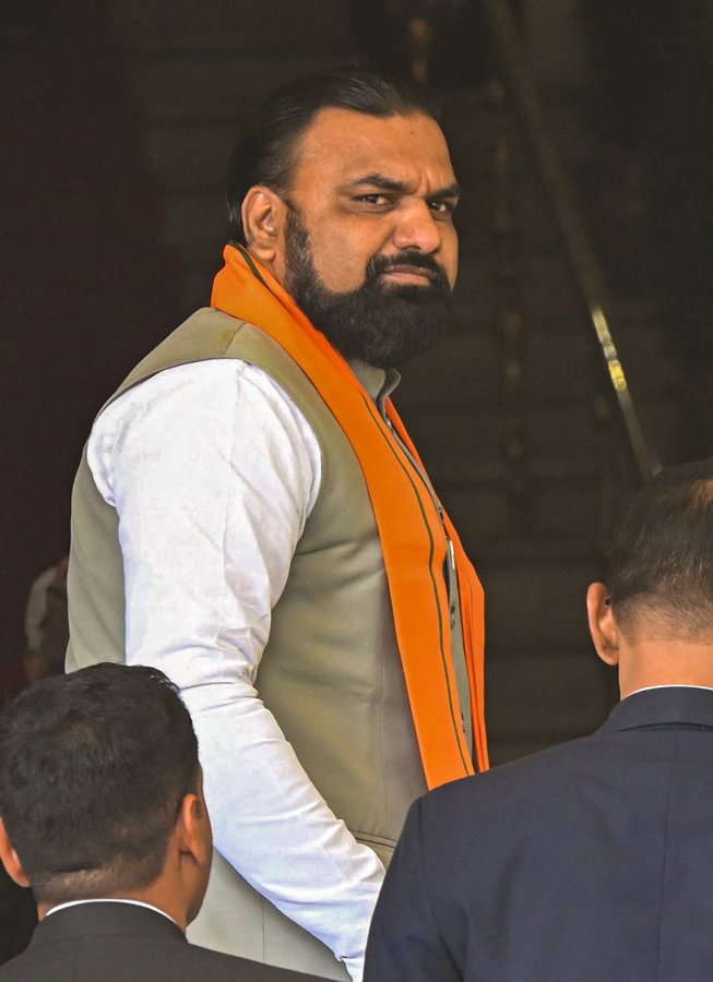 Bihar Assembly Uproar: LJP Demands Apology Over Paswan Remark.webp