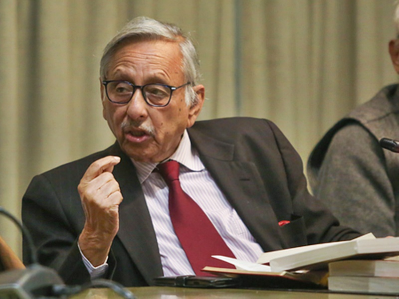 Aiyar Criticizes Congress Leadership, Targets Venugopal and Tharoor.webp