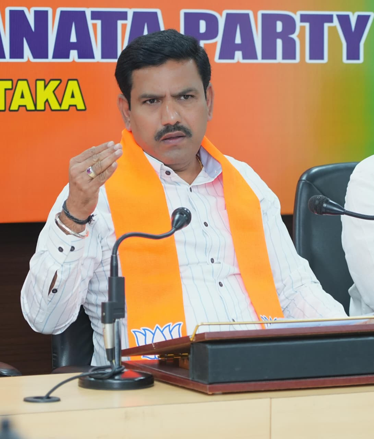 Kalaburagi Development Debate: Vijayendra Challenges Kharge's Response.webp