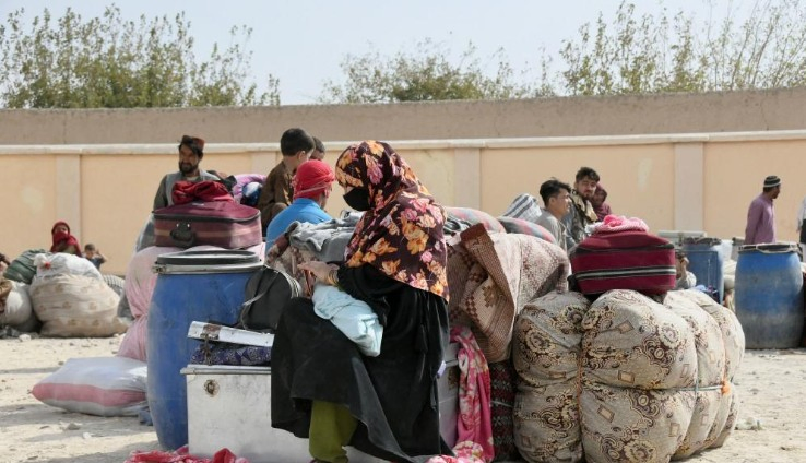 118,000 People Displaced by Afghanistan-Pakistan Border Clashes.webp