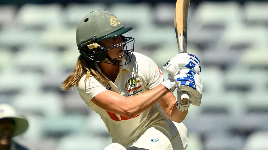 Perry Reflects on Enjoyable Batting Session Against India.webp