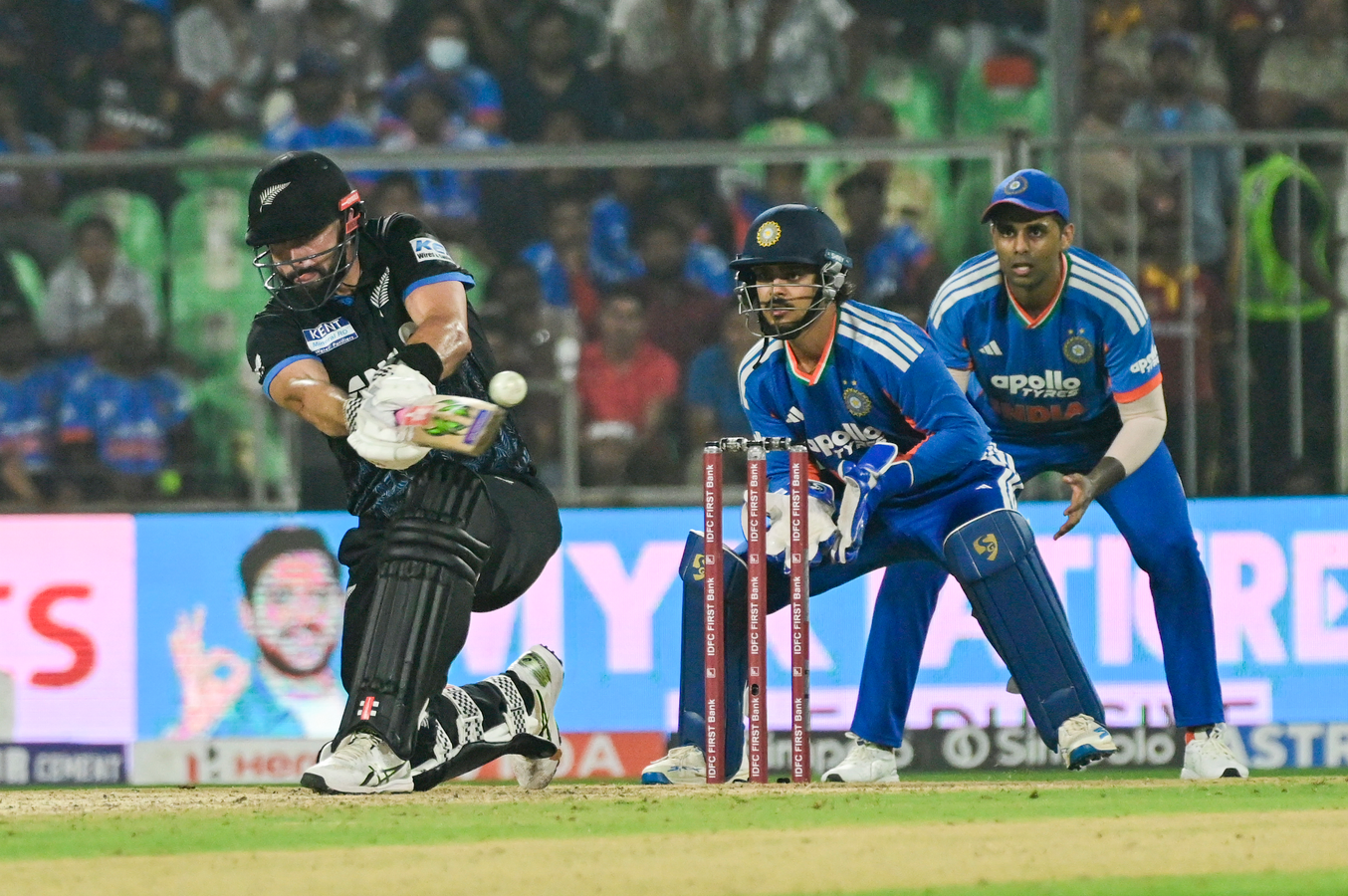 Ahmedabad Ready: Key Battles and Predictions for India-New Zealand T20 Final.webp