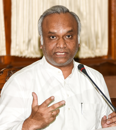 Kharge Criticizes Modi Government's Response to US Foreign Policy Remarks.webp