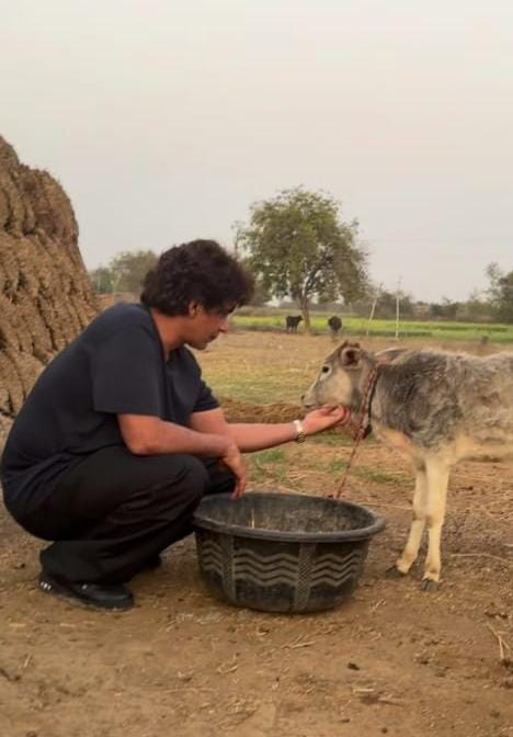 Comedian Sunil Grover Shares Authentic Moments from the Road.webp