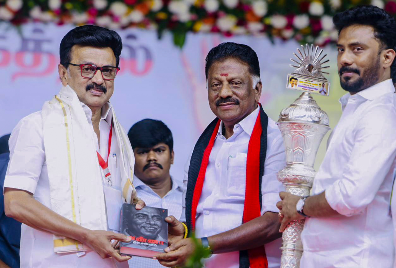 Stalin Predicts Palaniswami's Fate Will Mirror Nitish Kumar's.webp