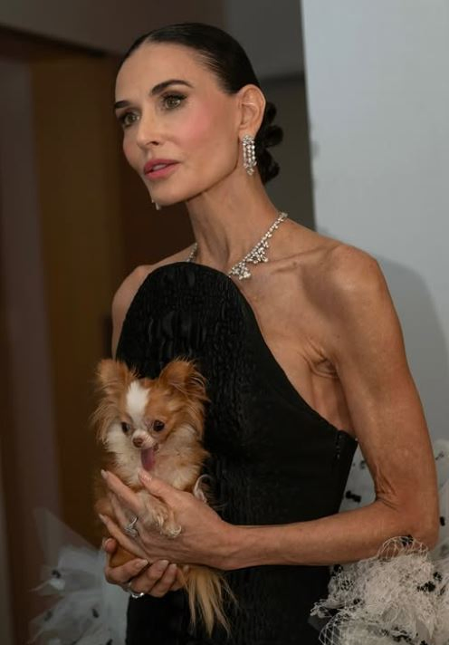 Demi Moore's Wisdom on Aging and Self-Acceptance.webp