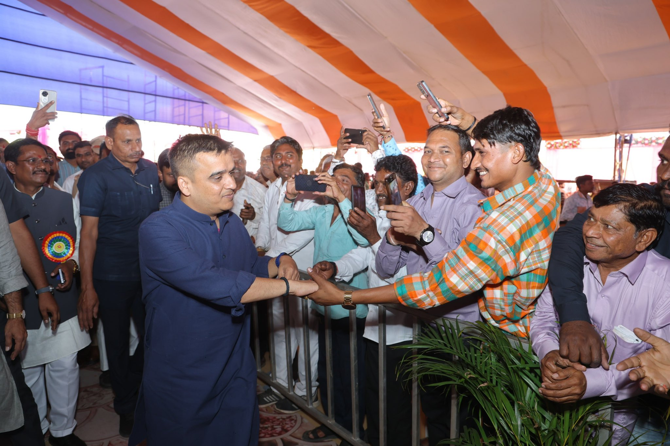 Gujarat Mass Wedding: Deputy CM Emphasizes Treating Daughters-in-Law as Own.webp