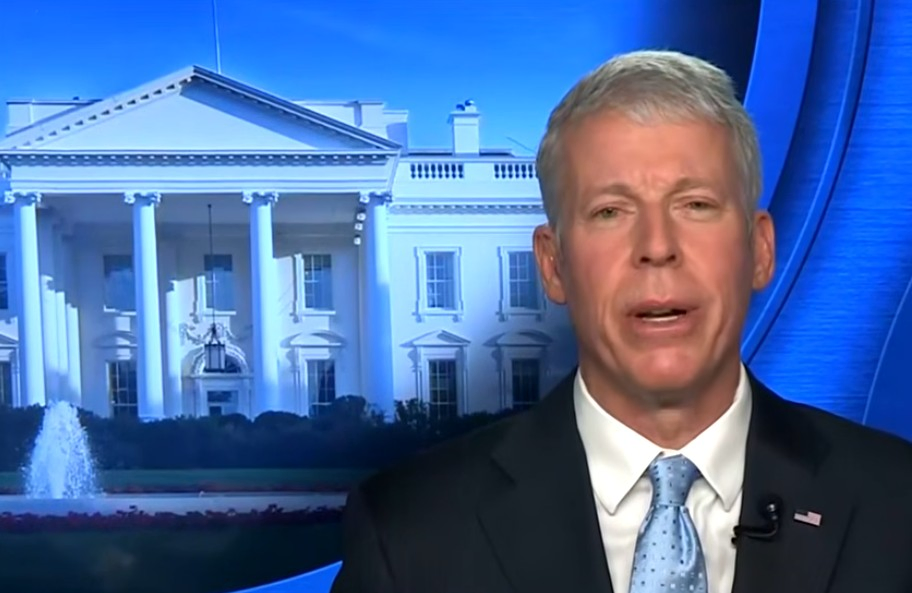 US Secretary: Logistical Issues, Not Shortages, Drive Oil Price Spike