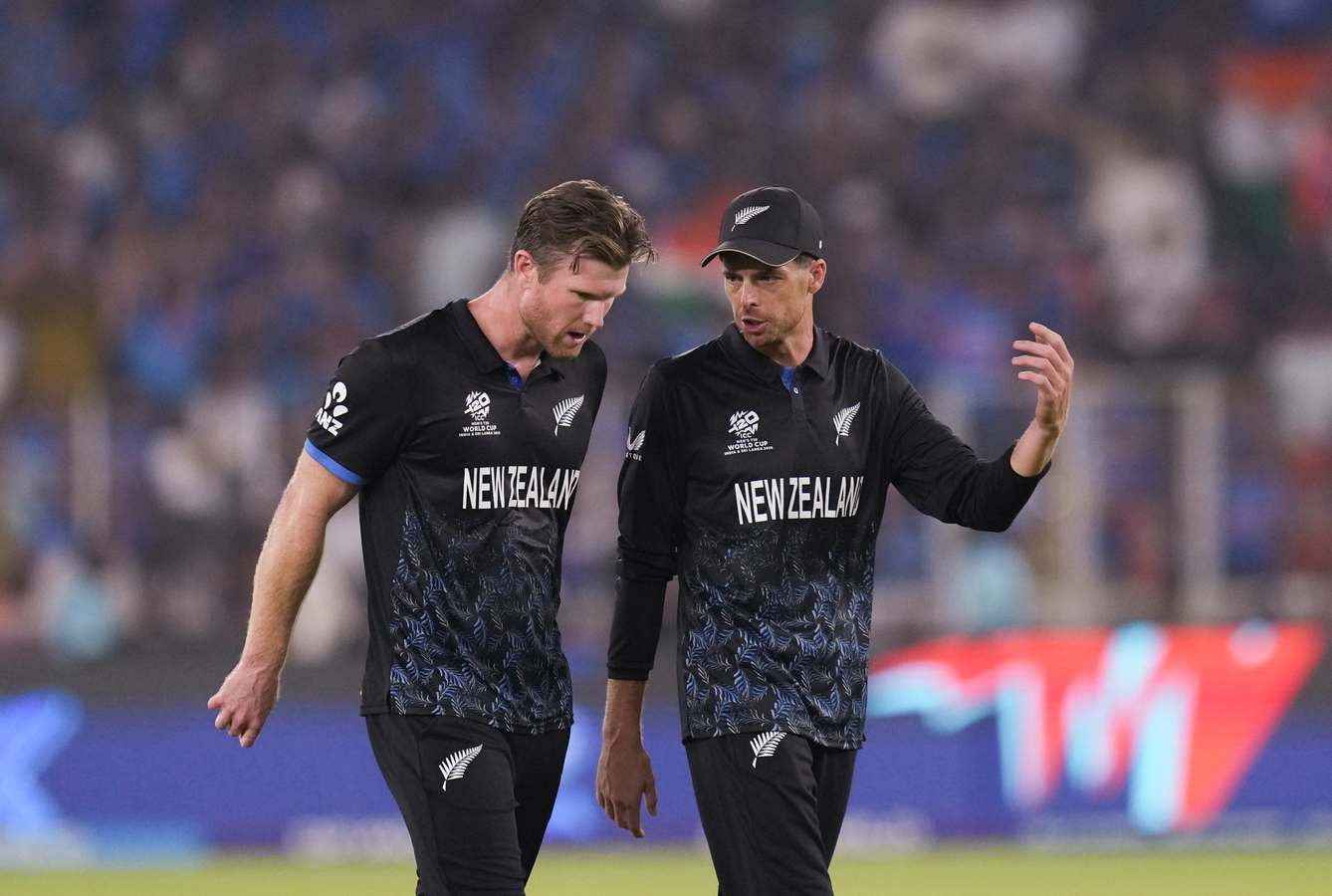 Santner Reflects on Powerplay Deficit in World Cup Final.webp Santner Reflects on Powerplay Deficit in World Cup Final.webp
