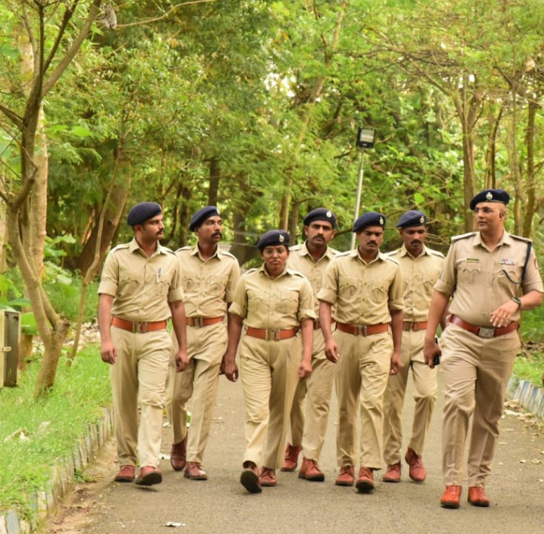 Ballari School Attack: Police Seek Missing Student After Fatal Incident.webp