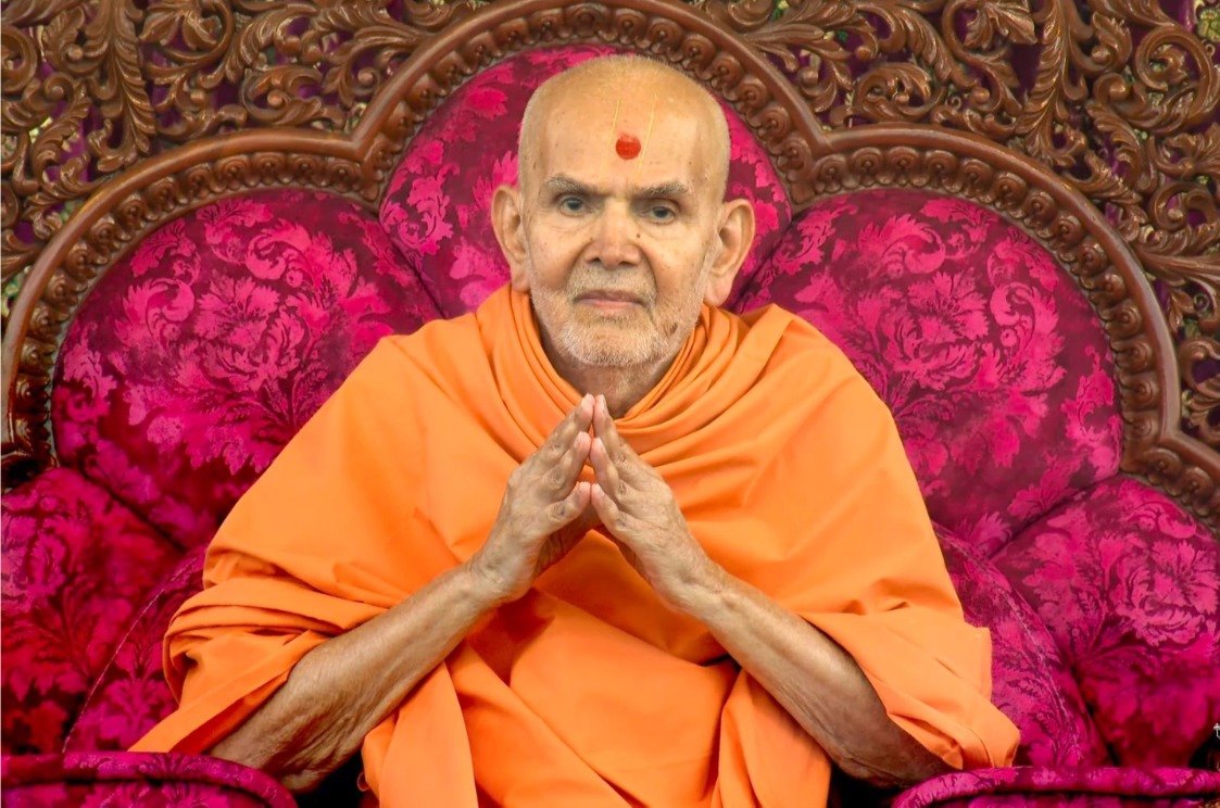 BAPS Mandir Hosts Vibrant Pushpadolotsav Celebration