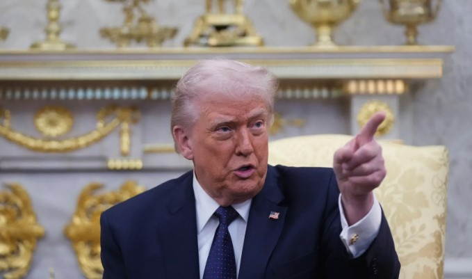 Hormuz Strait: Trump Warns of 'Twenty Times Harder' Response.webp