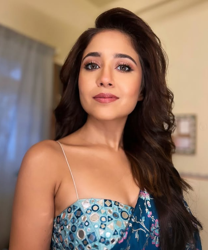 Behind the Scenes: Shweta Tripathi's 'Mirzapur The Movie' Prep.webp