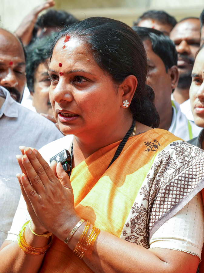 Evicted Residents Support Kavitha's Protest.webp