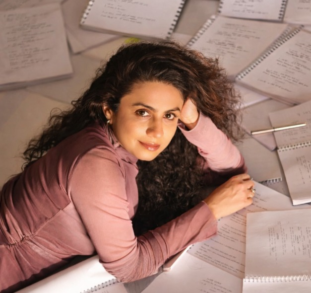 Actress & Producer Manasi Parekh Shares Passion for Scriptwork.webp