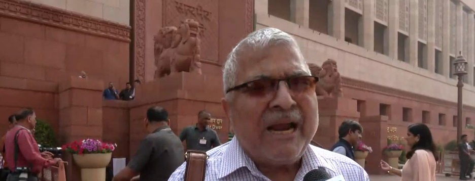 MP Calls for Prioritization of Iran-US-Israel Issue Over Domestic Matters.webp