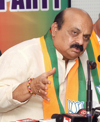 Karnataka Leaders Call for Parliament Debate on LPG Crisis.webp