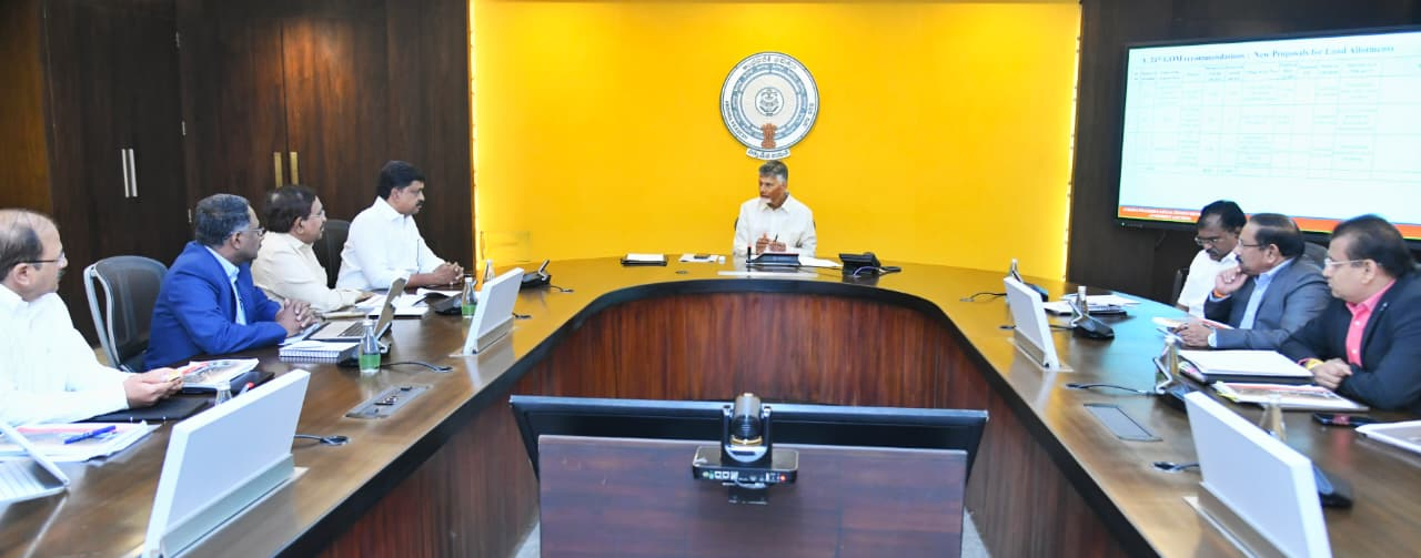 Naidu Announces Telugu Cultural Centre in Amaravati.webp