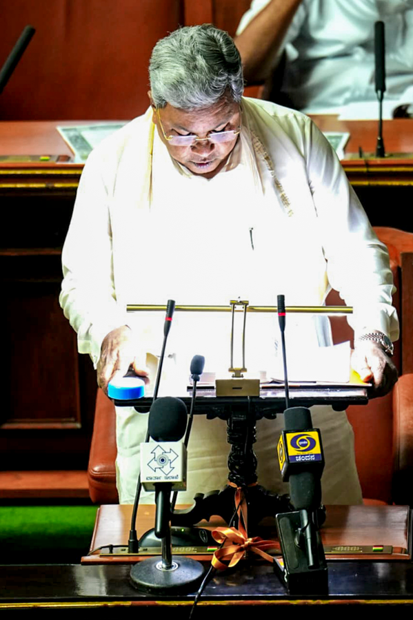 First Finance Minister Role: Siddaramaiah Credits Deve Gowda's Insistence.webp