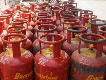 East Champaran, Kaimur Residents Face LPG Supply Concerns.webp