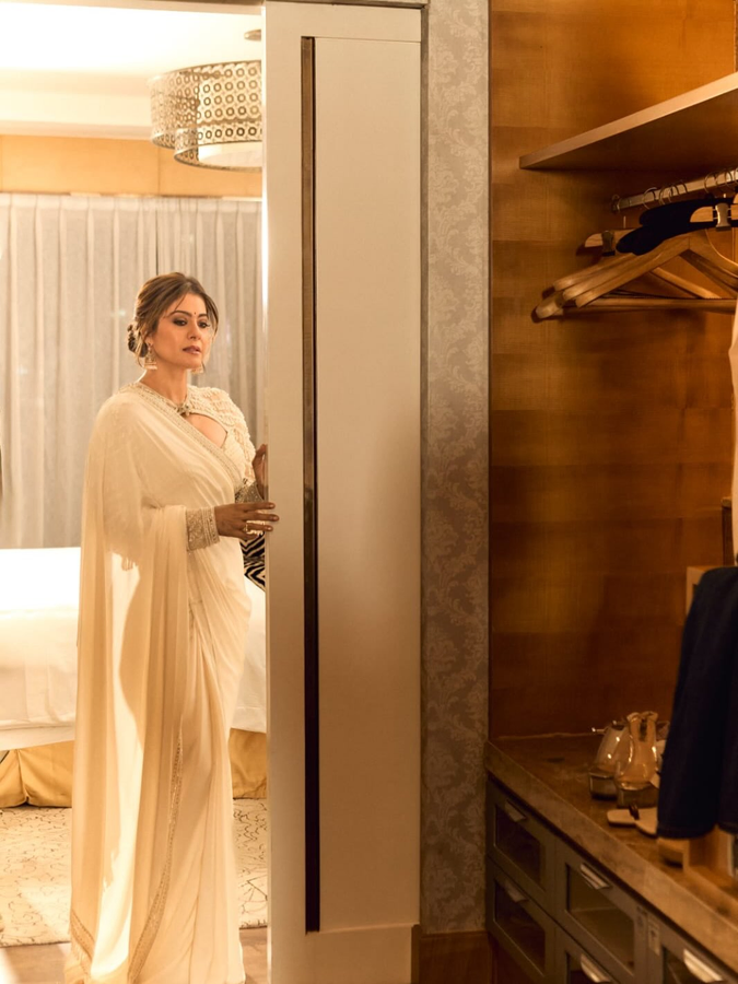 Behind the Scenes: Kajol's Random Moments in a Single Photo.webp