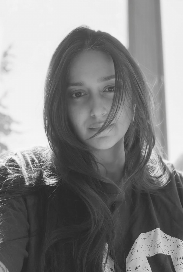 Motherhood Moments: Ileana D'Cruz Shares Candid Photo.webp