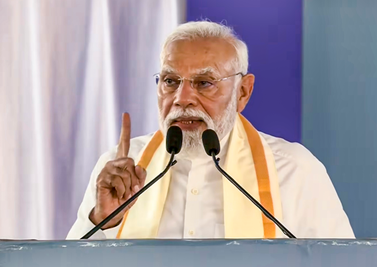 Modi Attacks Congress on Development & West Asia Politics.webp