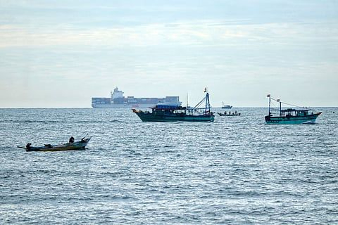 Tamil Nadu Fishermen Face Evacuation Challenges Amid Conflict.webp