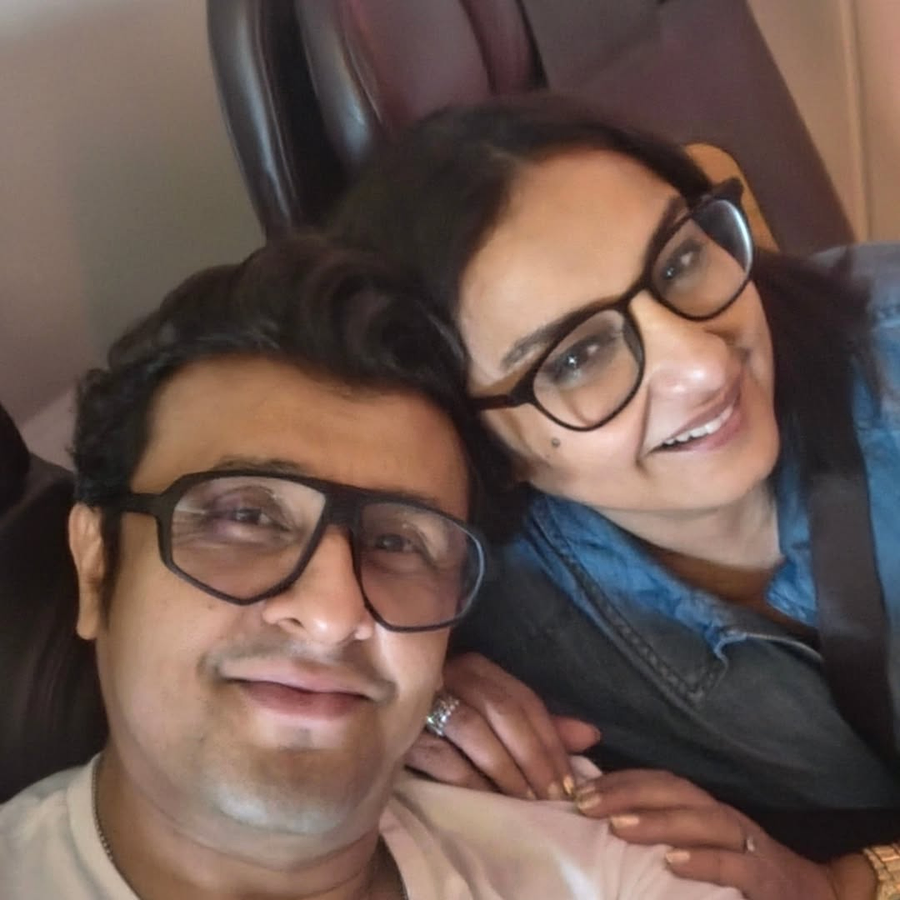 Celebrating Friendship: Divya Dutta Recalls Memories with Sonu Nigam.webp