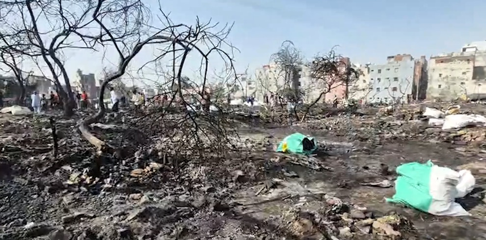 Fire Engulfs Delhi Slums Near Fish Market.webp