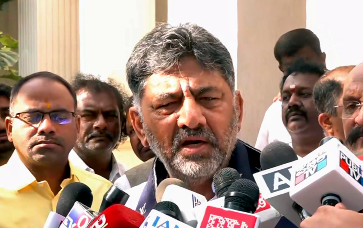 Cabinet Meeting Set to Address Karnataka's LPG Crisis.webp