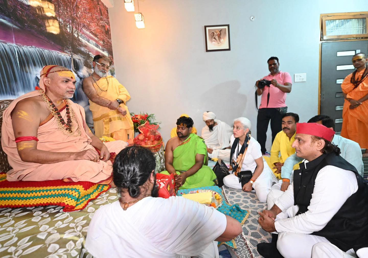 Akhilesh Yadav Discusses Cow Welfare, Shankaracharya's March