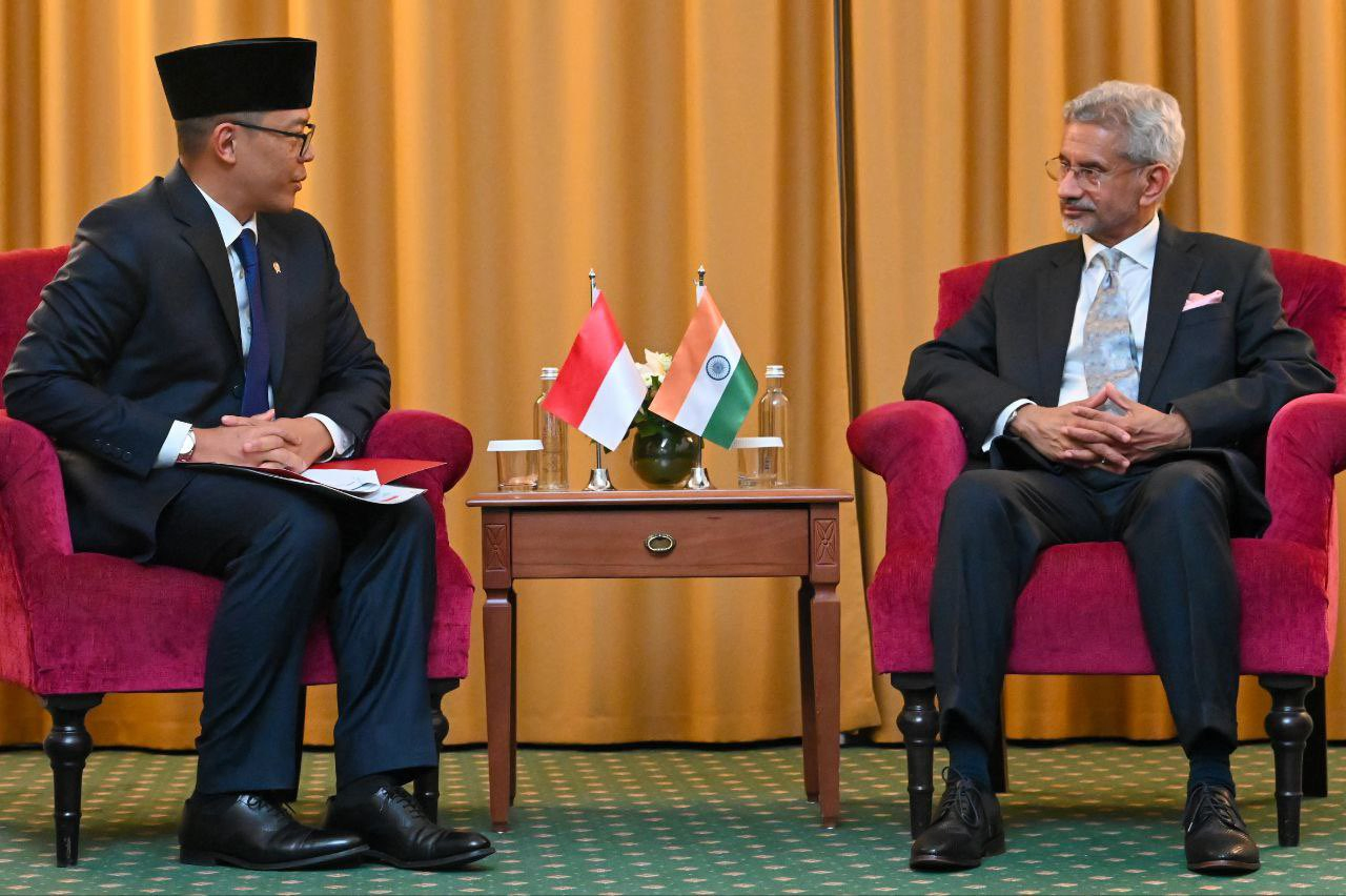 Jaishankar Discusses West Asia Conflict with Indonesian Counterpart