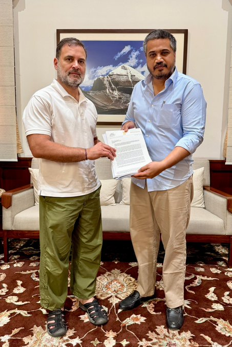 Political Pressure Mounts for Investigation into Ajit Pawar's Death.webp